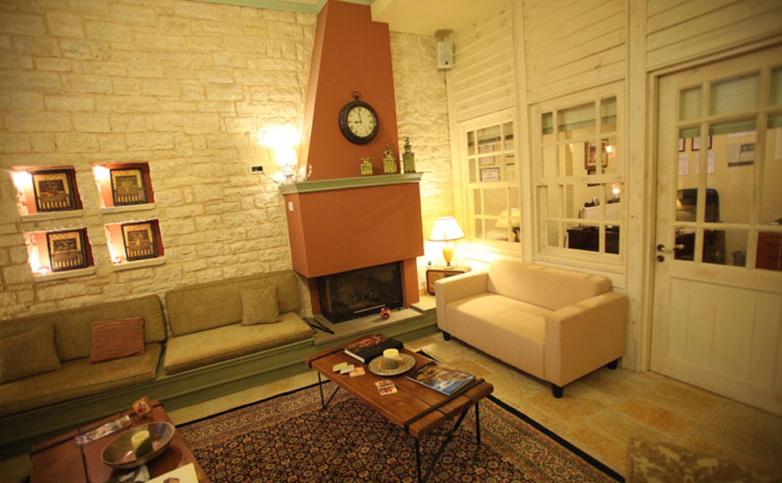Pirrion Hotel