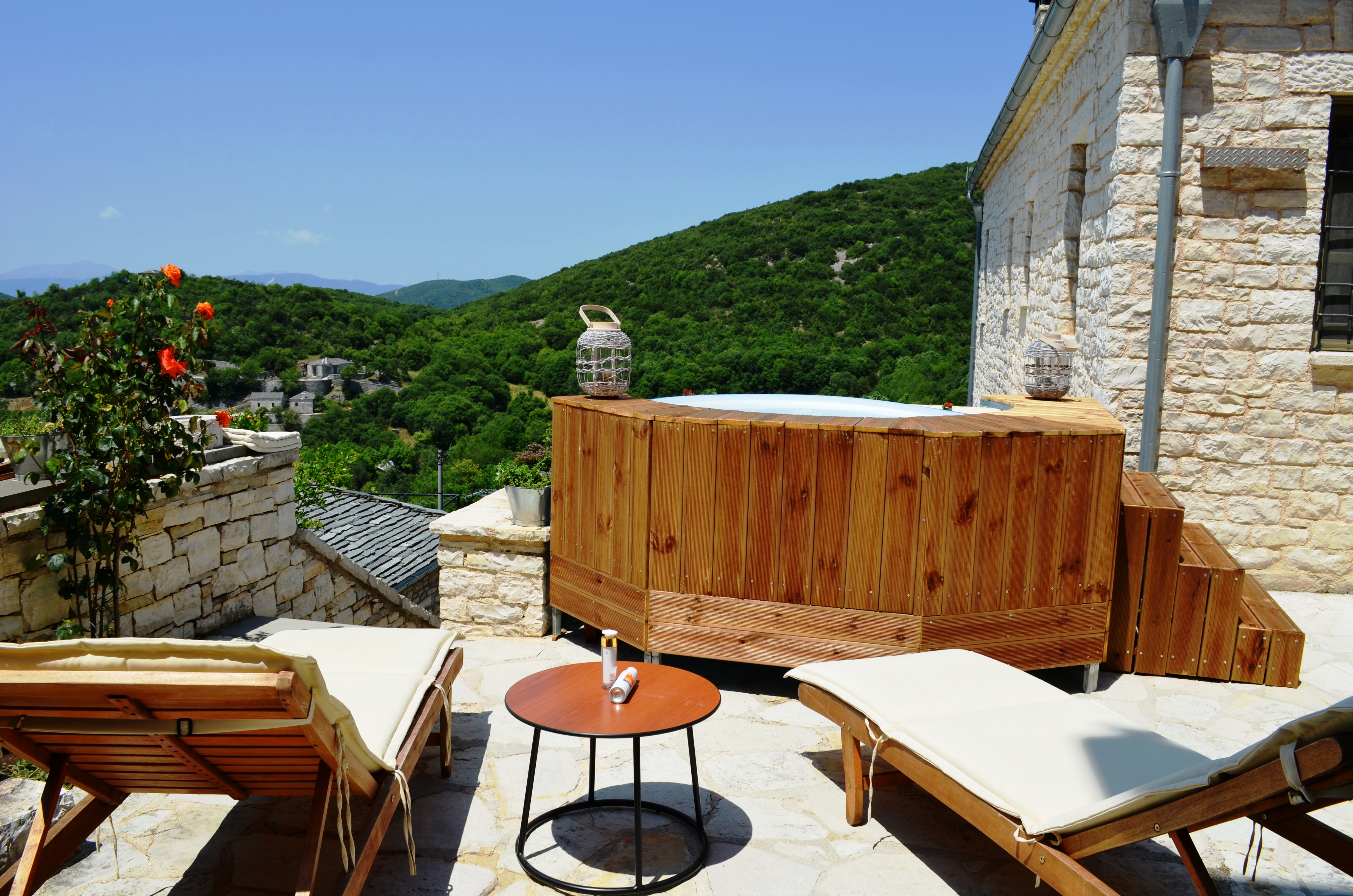 Pirrion Hotel