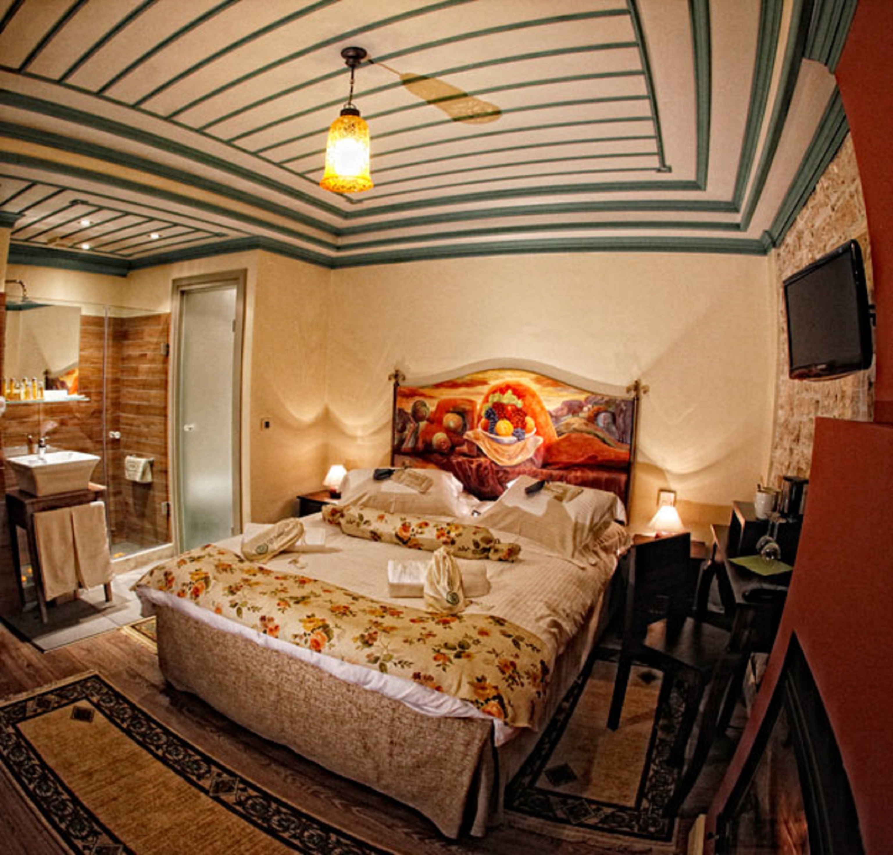 Pirrion Hotel