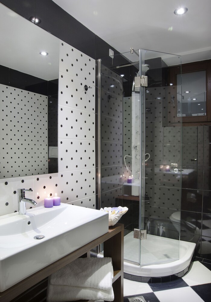 Aberratio Boutique Hotel