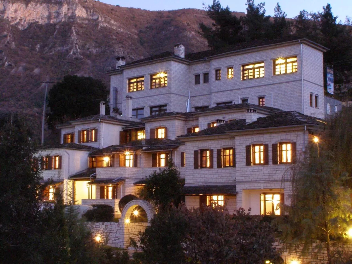 Taxiarxes Hotel