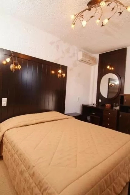 Taxiarxes Hotel