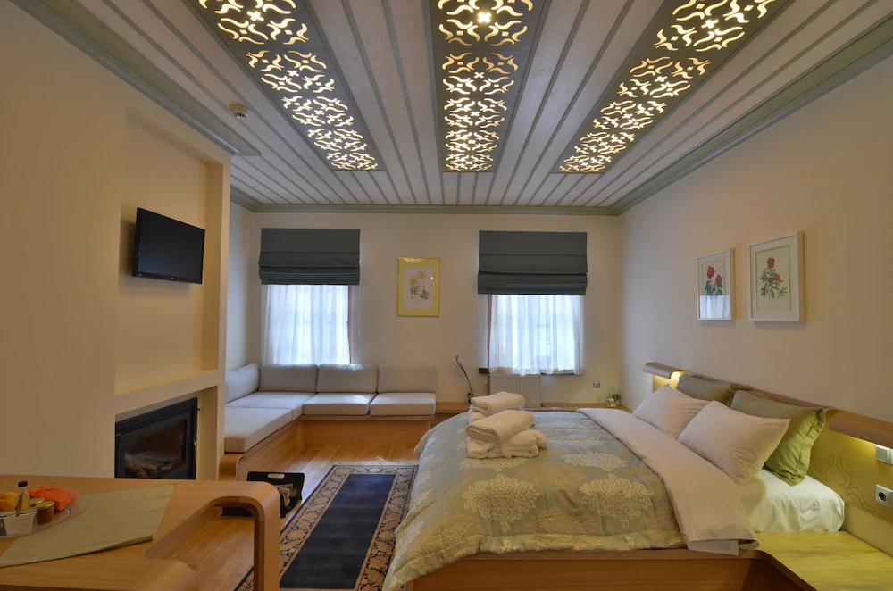 Dilofo Hotel Luxury Suites