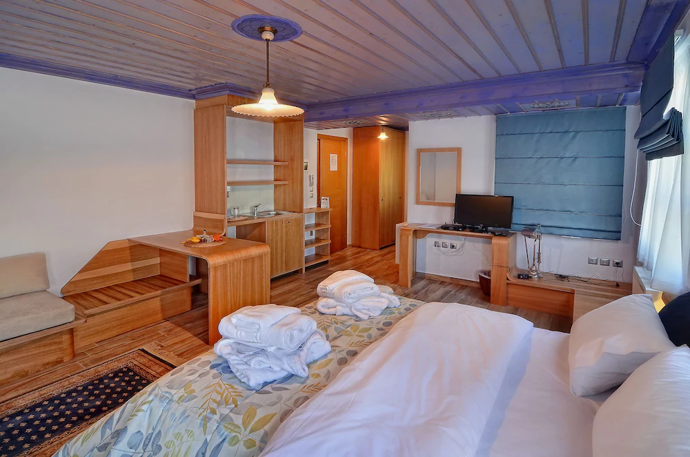 Dilofo Hotel Luxury Suites