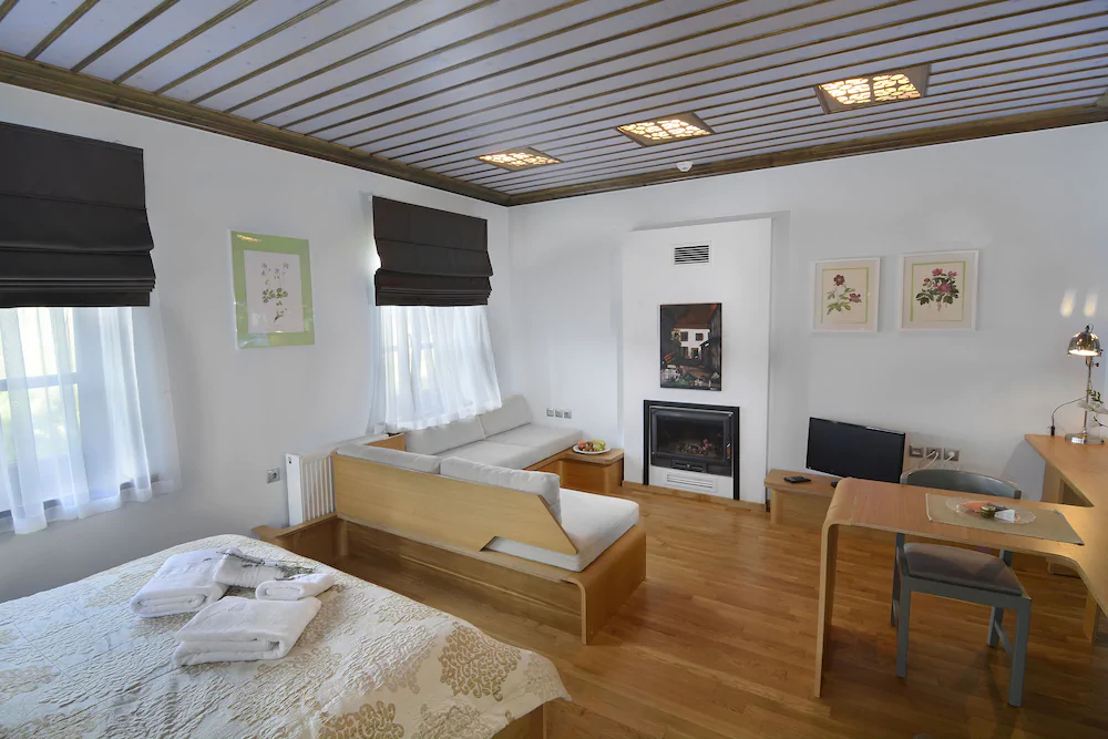 Dilofo Hotel Luxury Suites