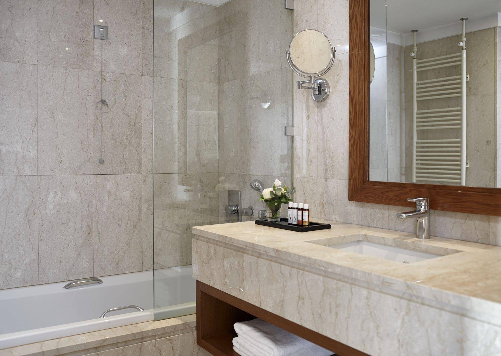 Hotel du Lac Congress Center & Spa