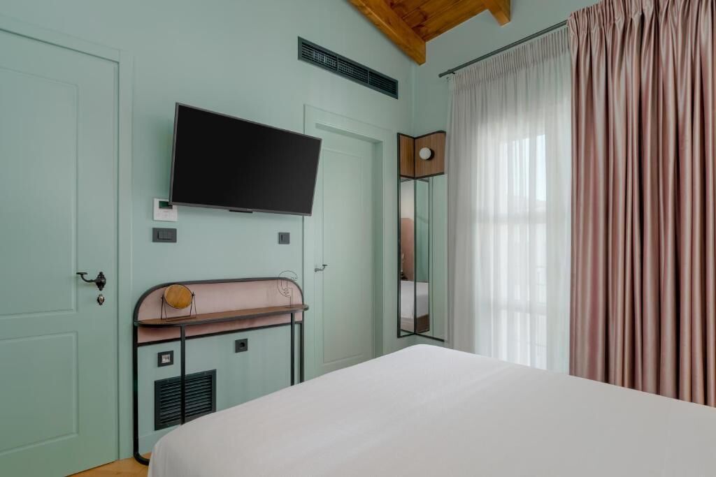 Naiades The Residence Ioannina Castle