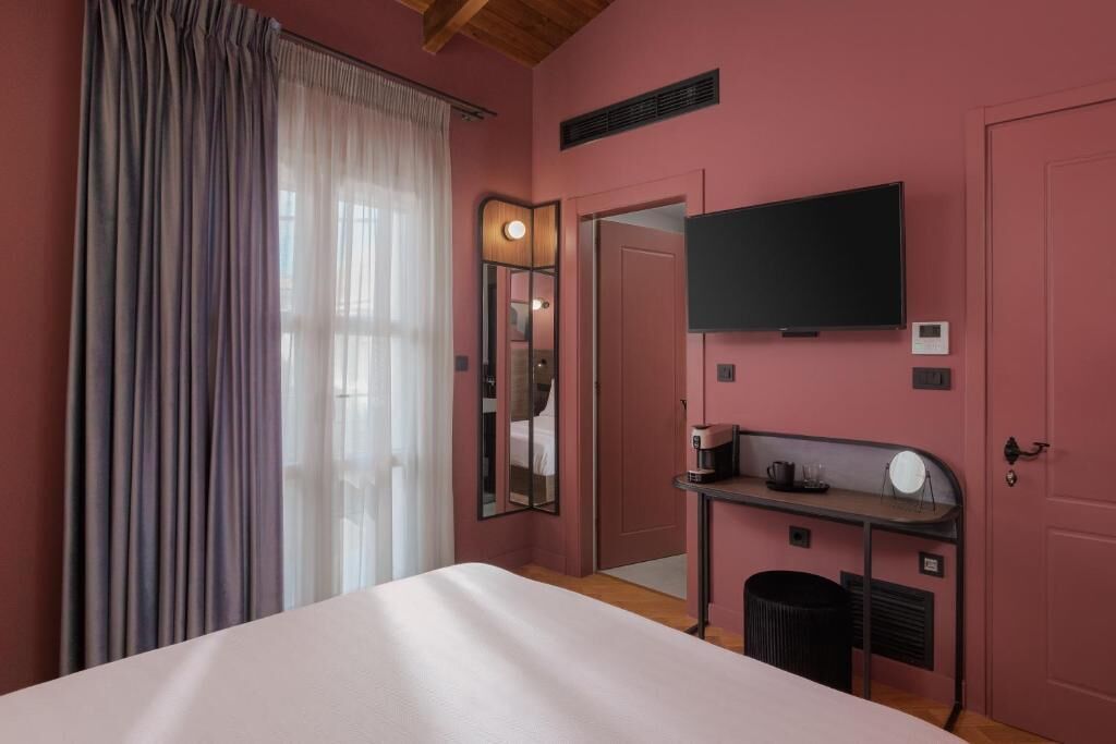 Naiades The Residence Ioannina Castle