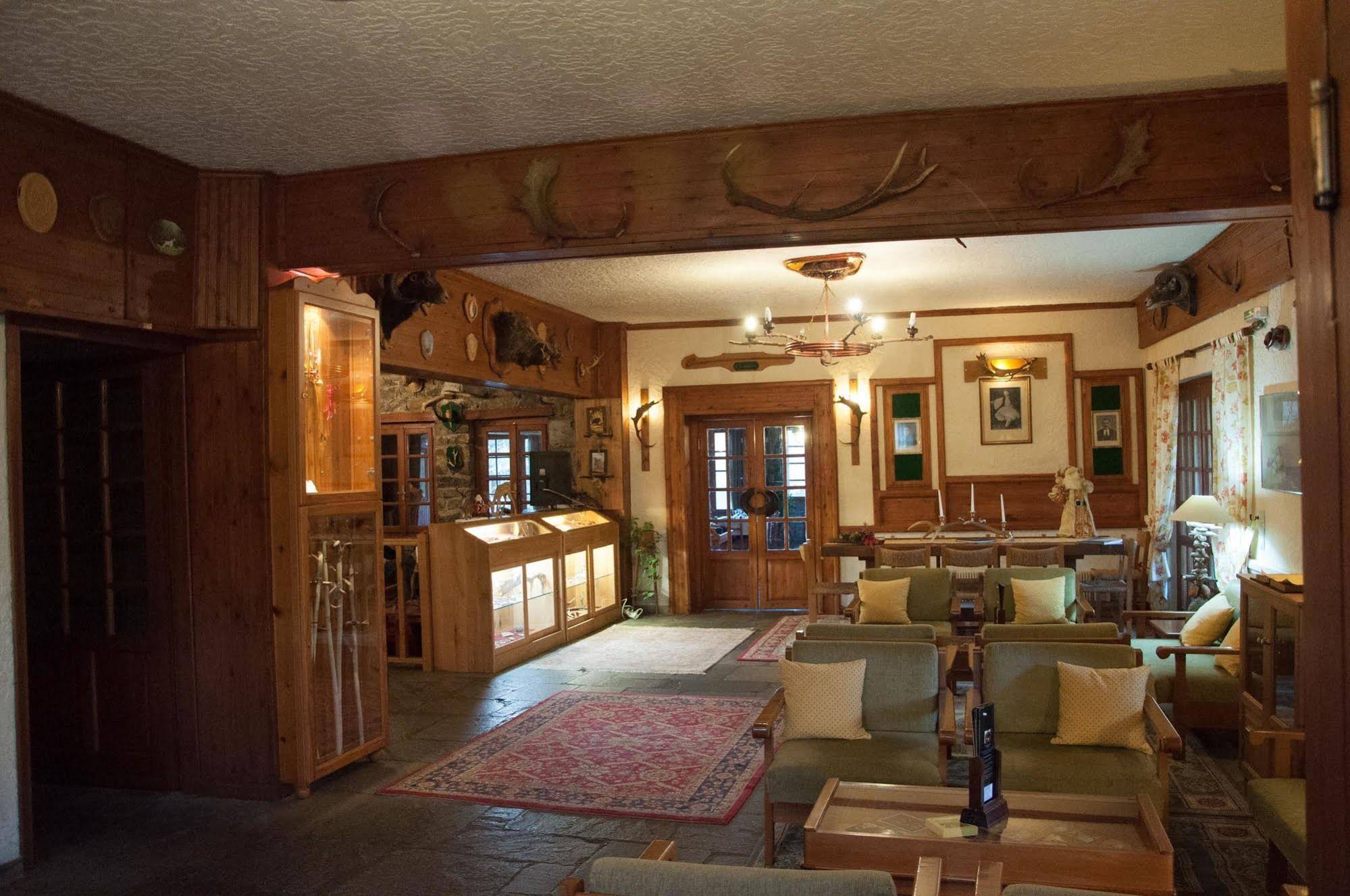 Bourazani Wildlife Resort