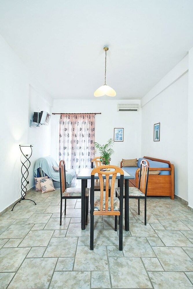 Enjoy Lichnos Bay Village, Camping & Apartments