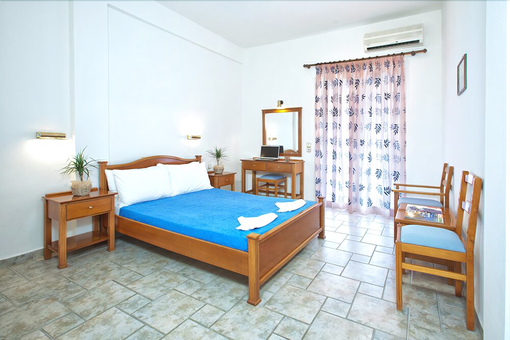 Enjoy Lichnos Bay Village, Camping & Apartments