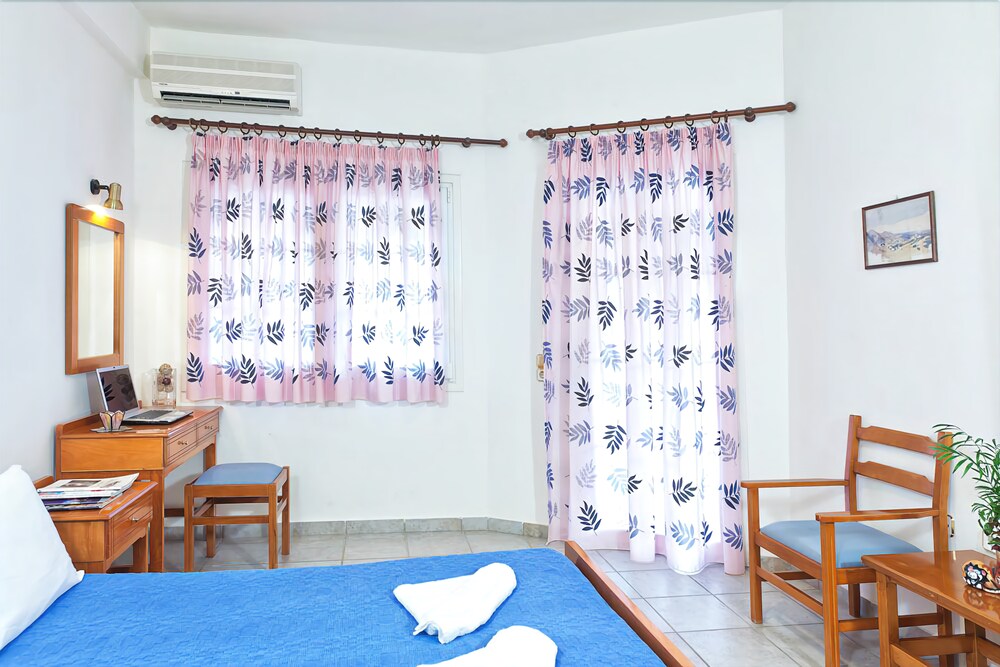 Enjoy Lichnos Bay Village, Camping & Apartments