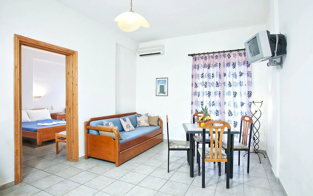 Enjoy Lichnos Bay Village, Camping & Apartments