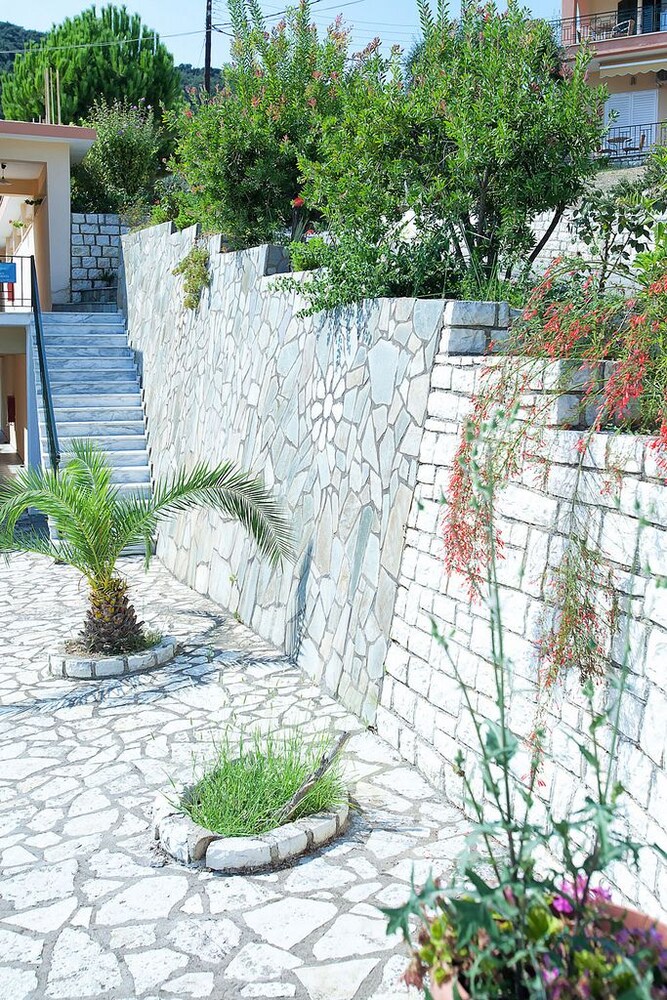Enjoy Lichnos Bay Village, Camping & Apartments