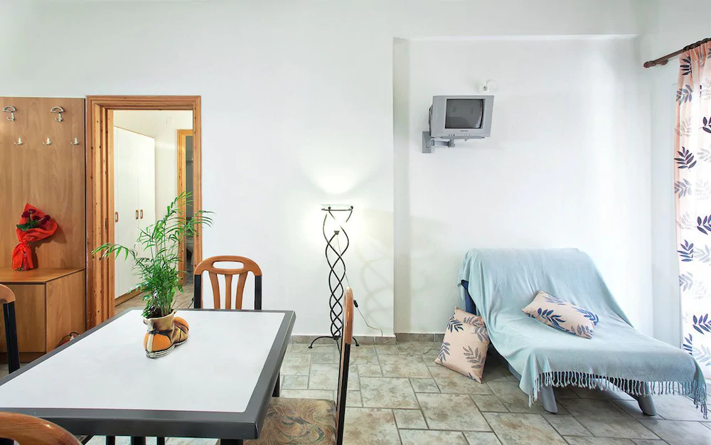 Enjoy Lichnos Bay Village, Camping & Apartments