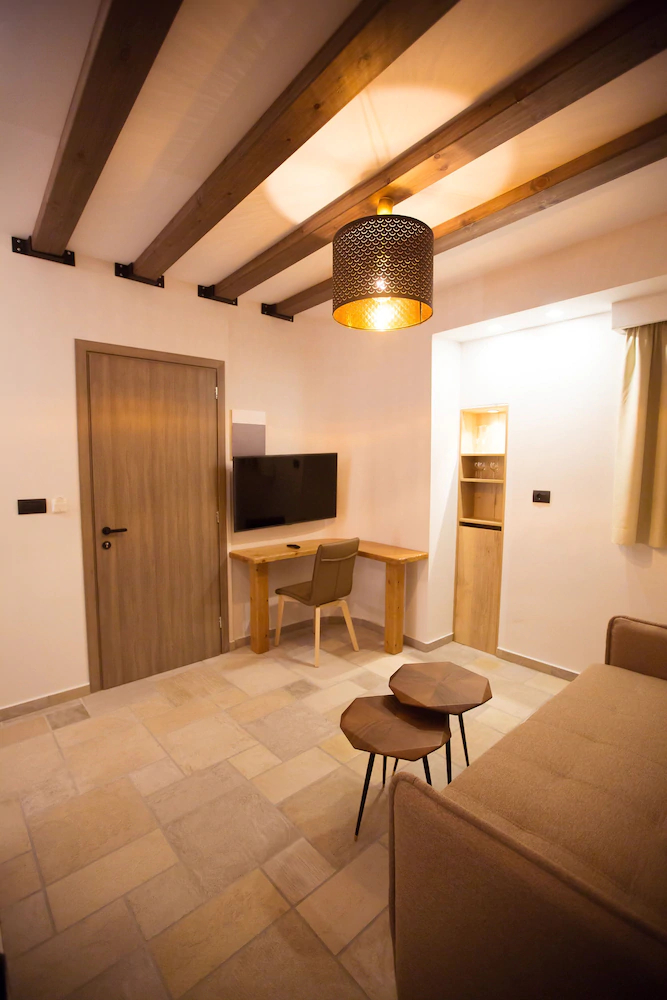 Adryades Luxury Apartments