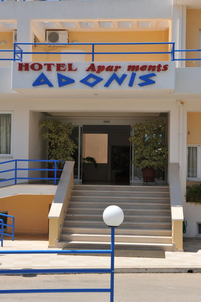 Adonis Hotel & Apartments