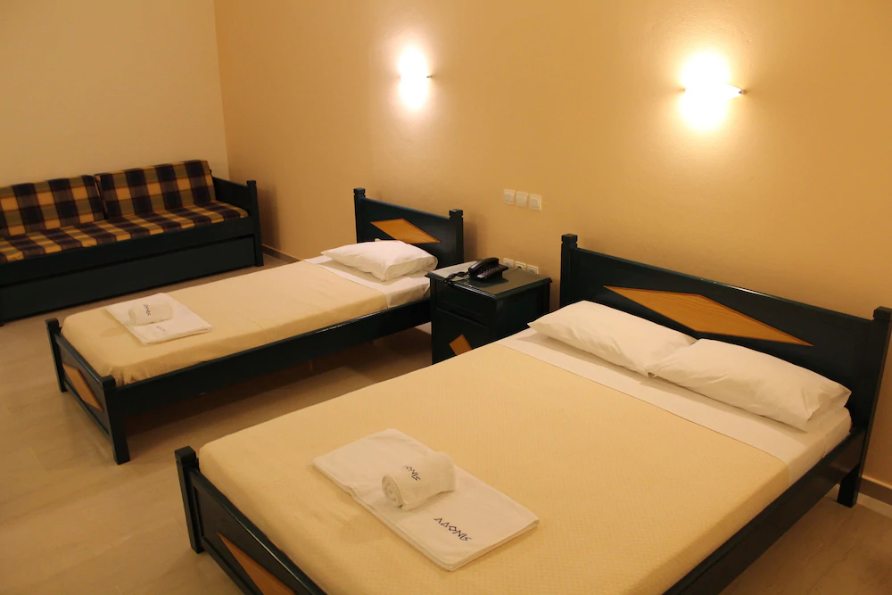 Adonis Hotel & Apartments