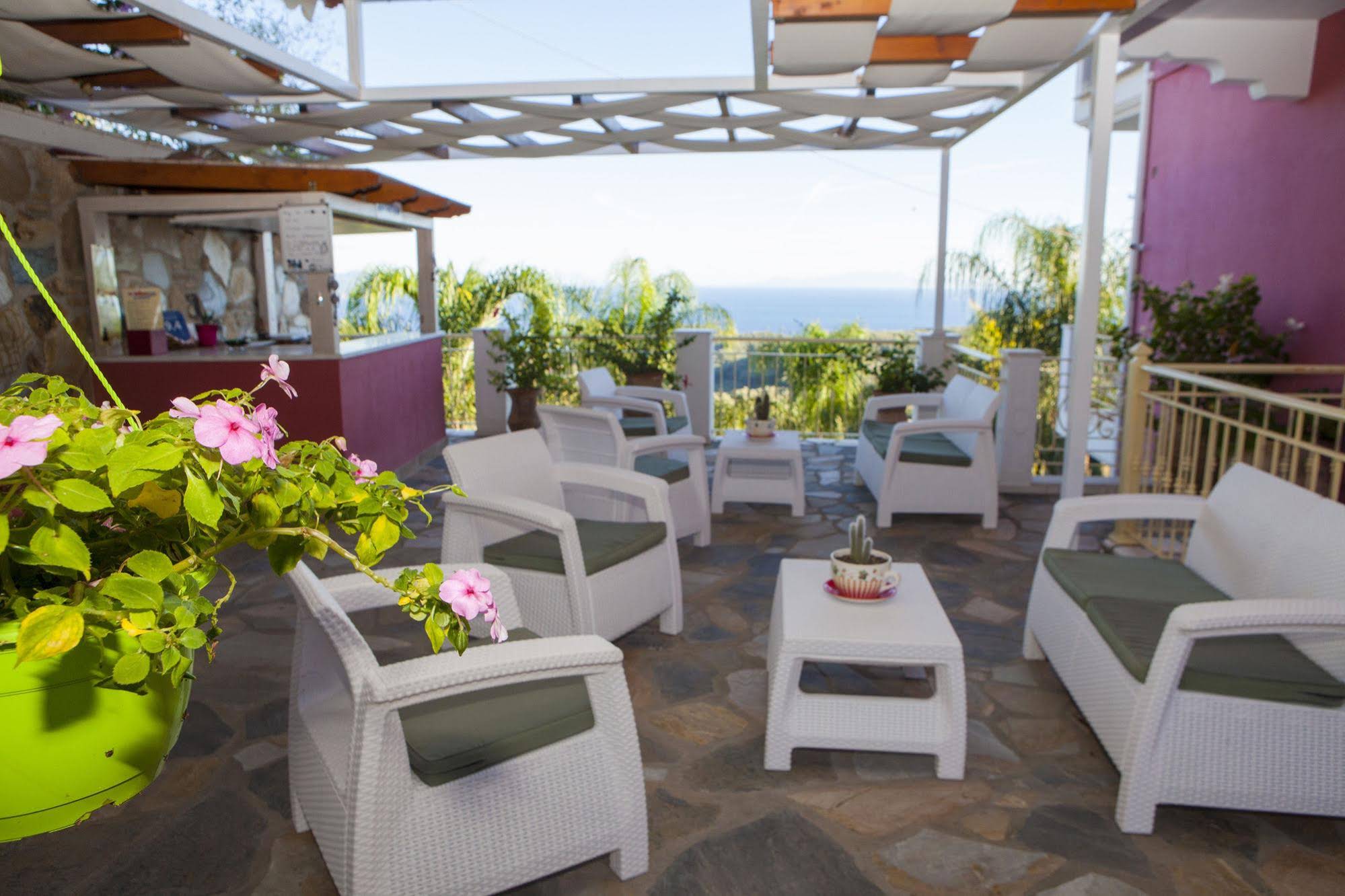 Filoxenia Sea & View