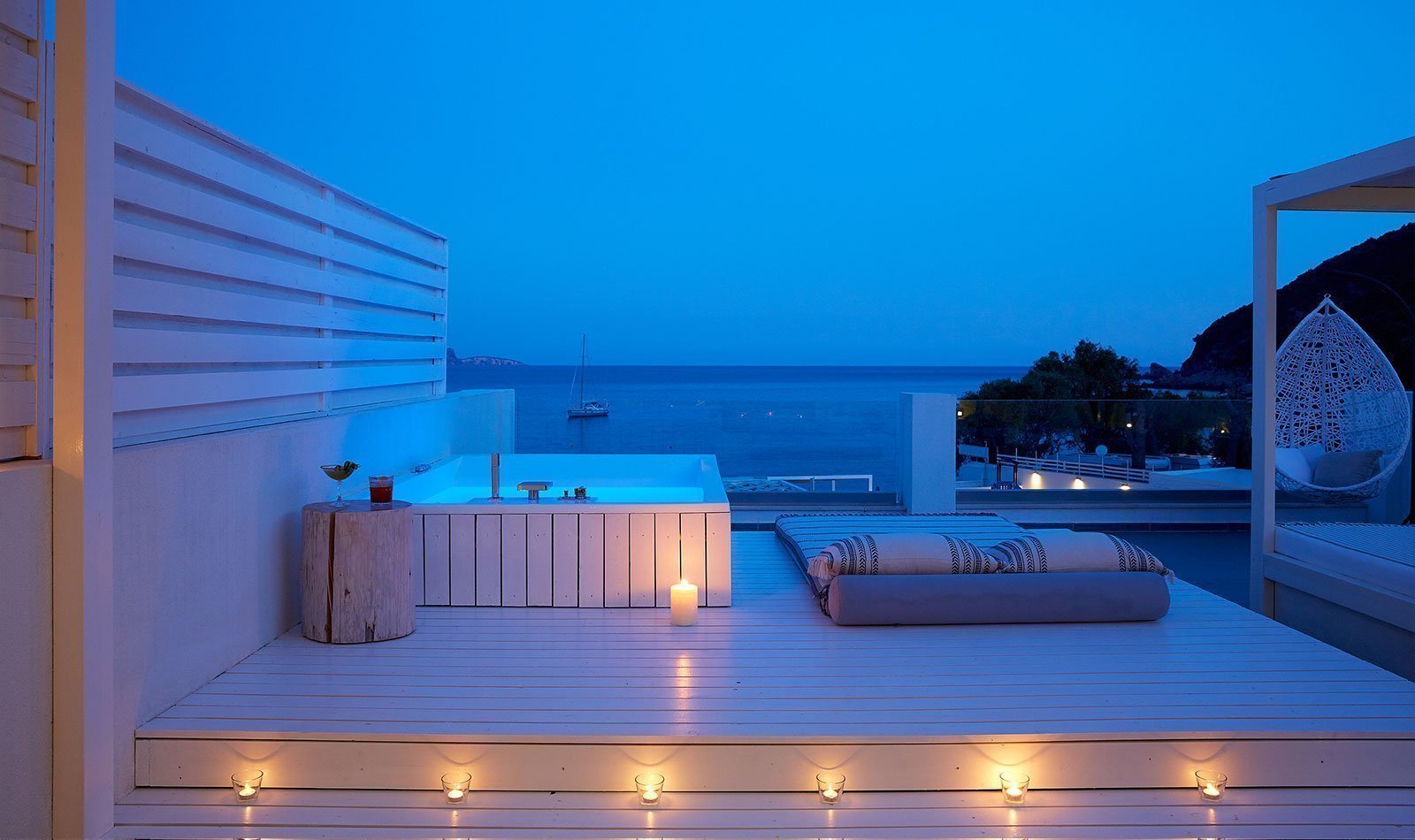 Lichnos Beach Hotel & Suites