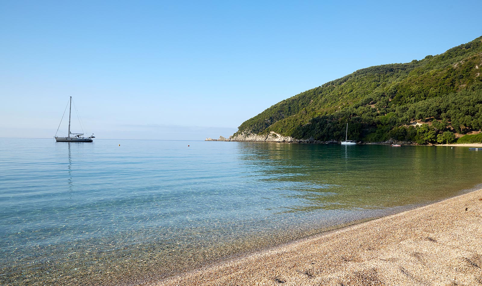 Lichnos Beach Hotel & Suites