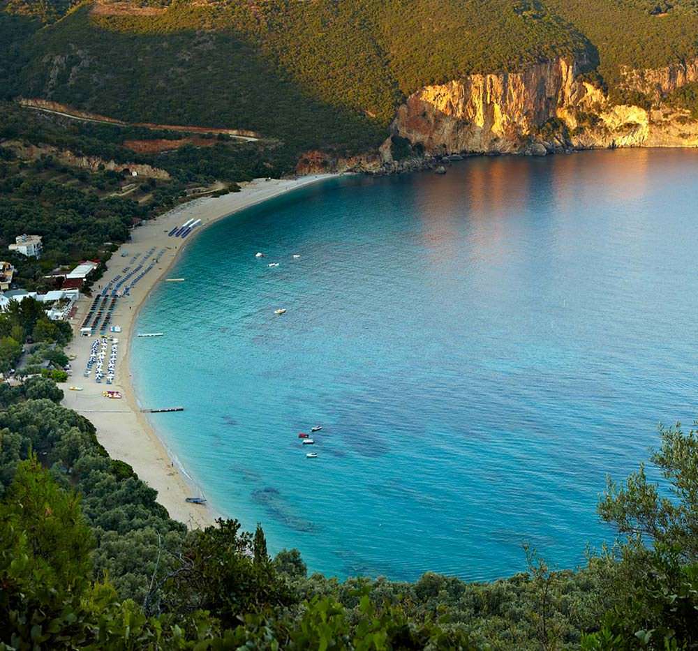 Lichnos Beach Hotel & Suites