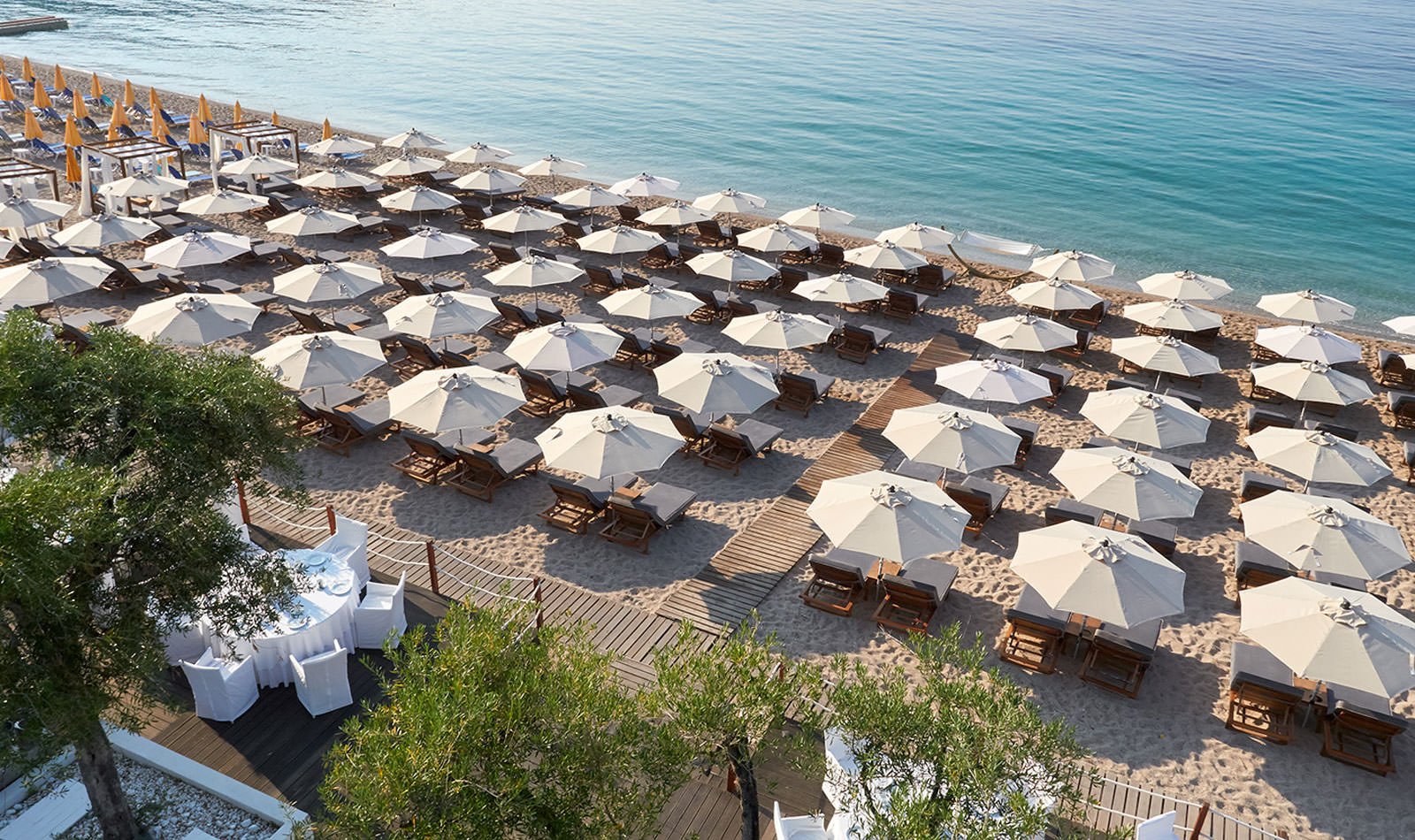 Lichnos Beach Hotel & Suites