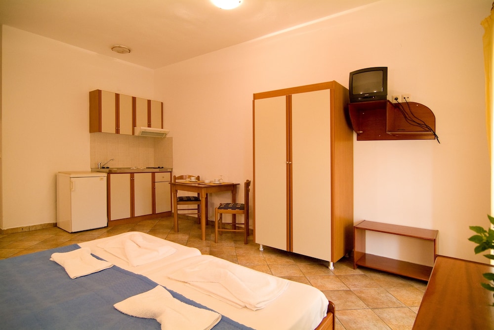 Villa Angelika Apartments & Studios