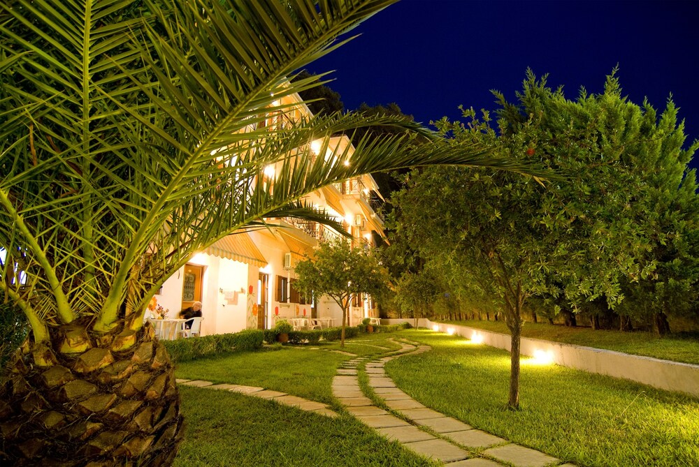 Villa Angelika Apartments & Studios