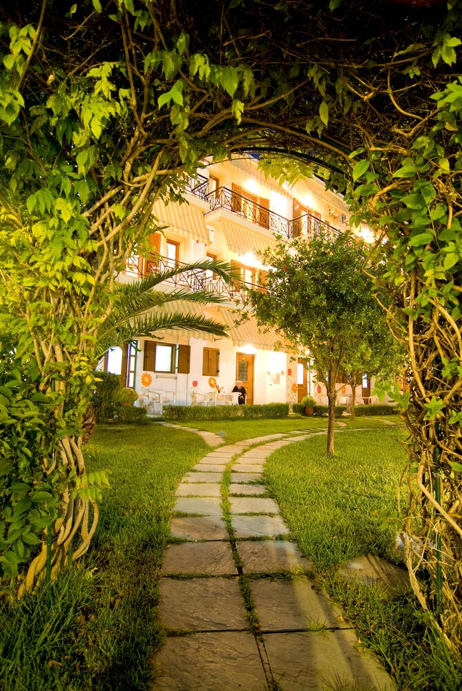 Villa Angelika Apartments & Studios