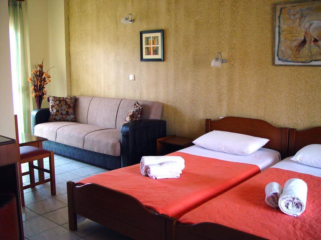 Tsironis Rooms
