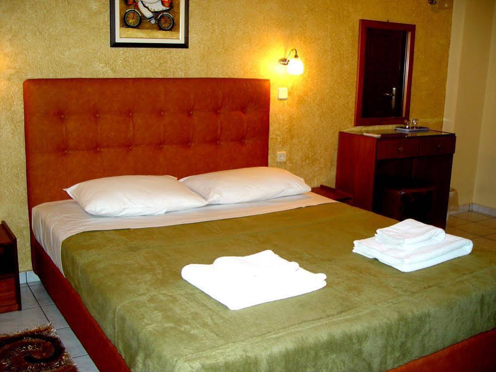 Tsironis Rooms