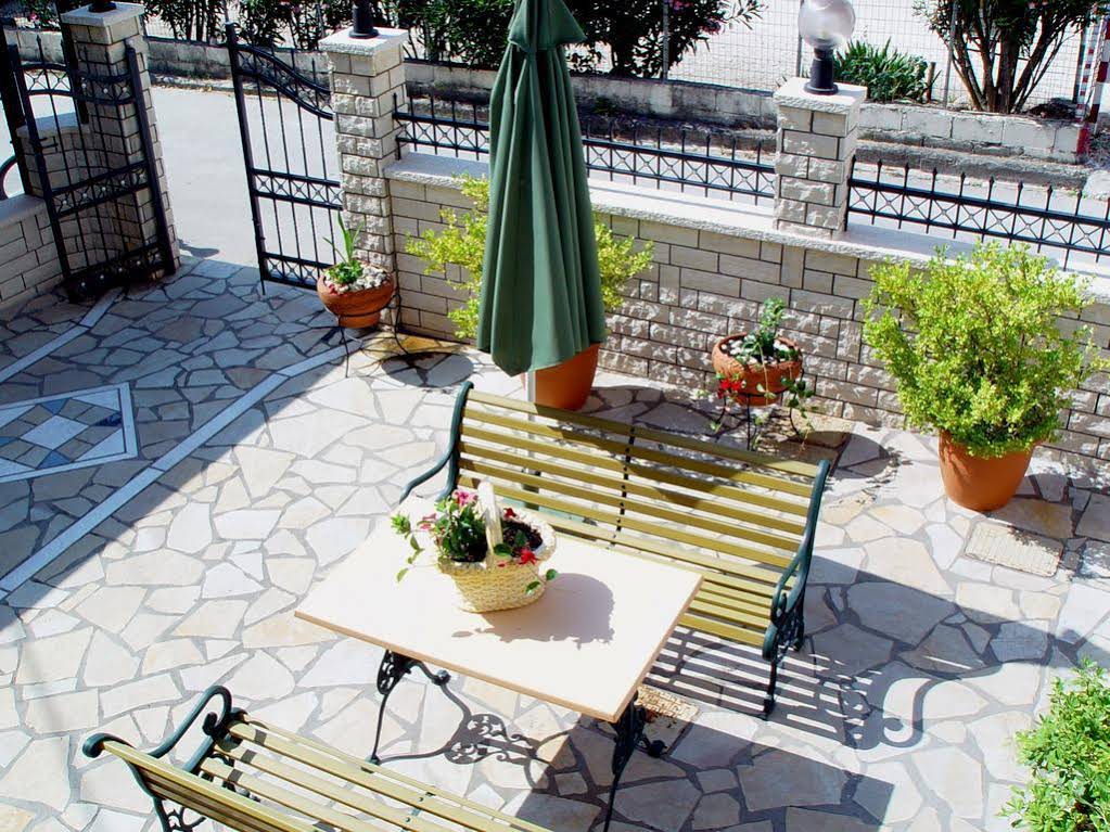 Tsironis Rooms