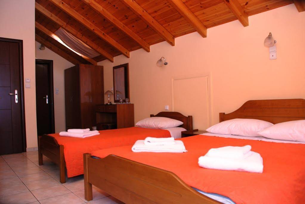 Tsironis Rooms