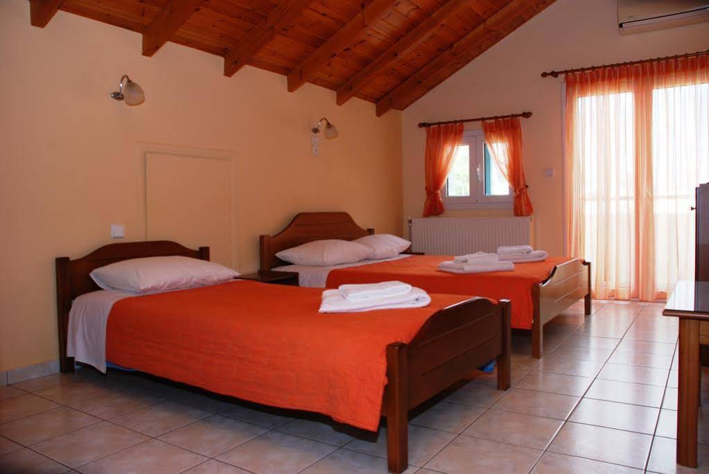 Tsironis Rooms