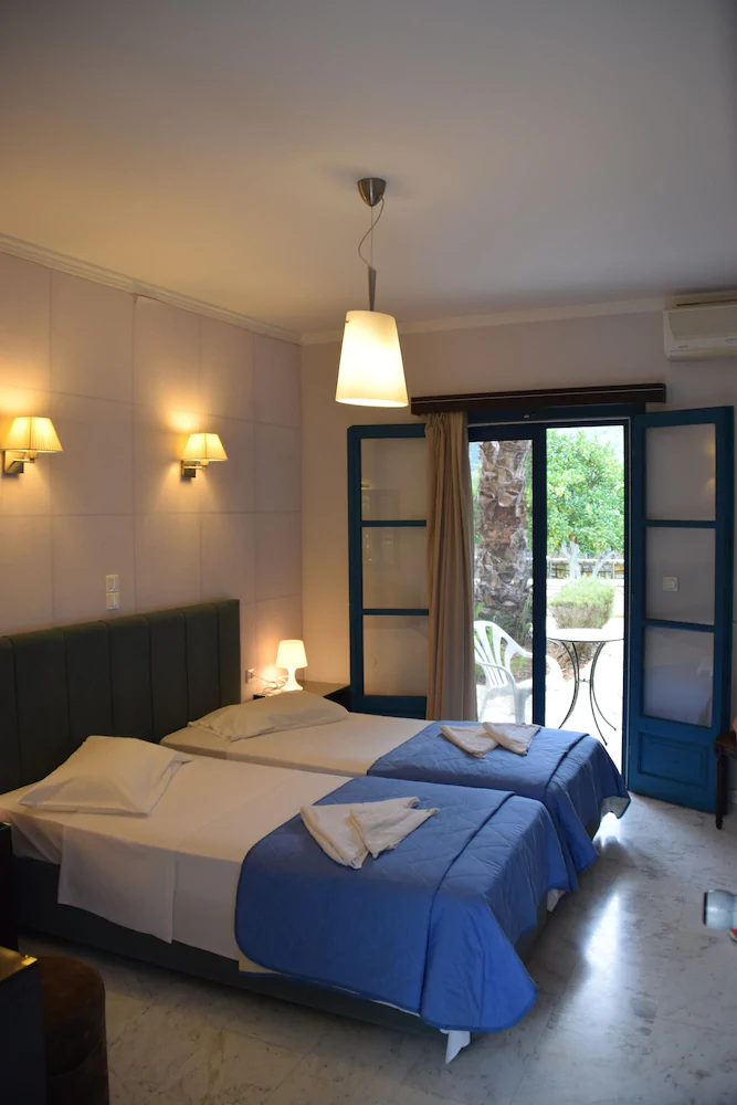 Karavostasi Beach Hotel