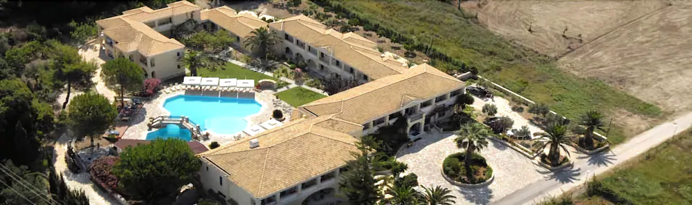 Karavostasi Beach Hotel