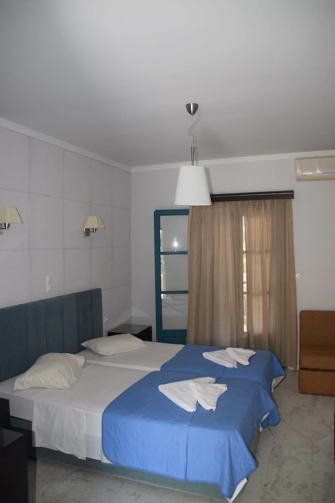 Karavostasi Beach Hotel