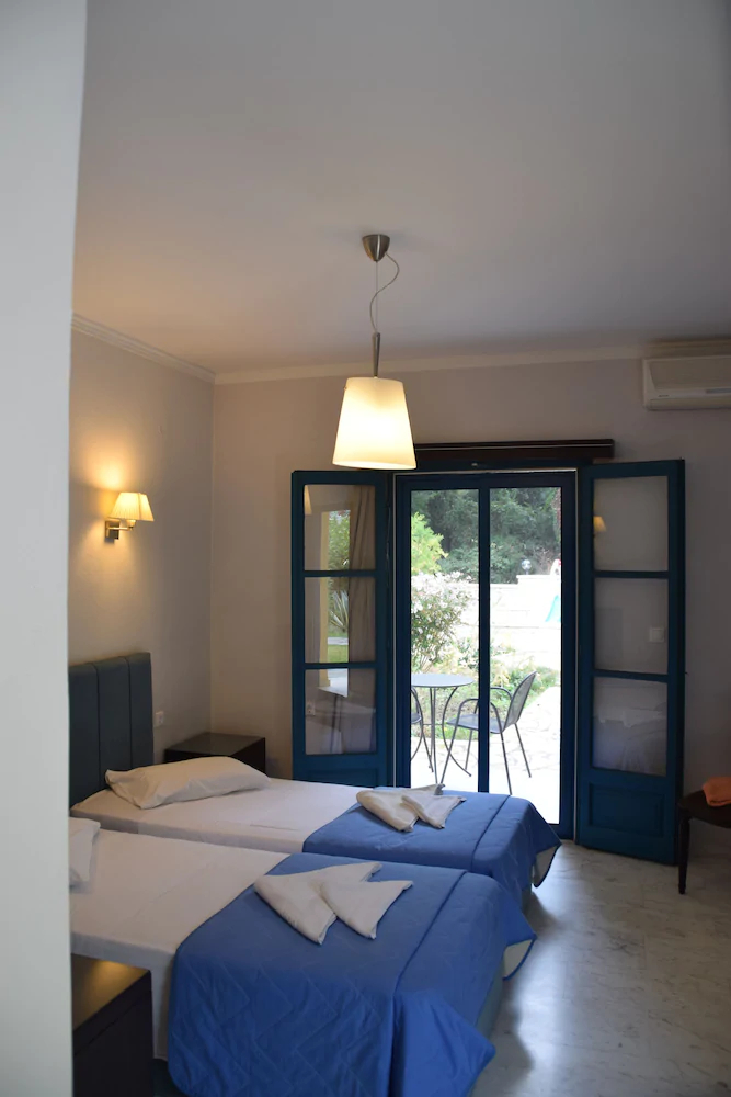 Karavostasi Beach Hotel