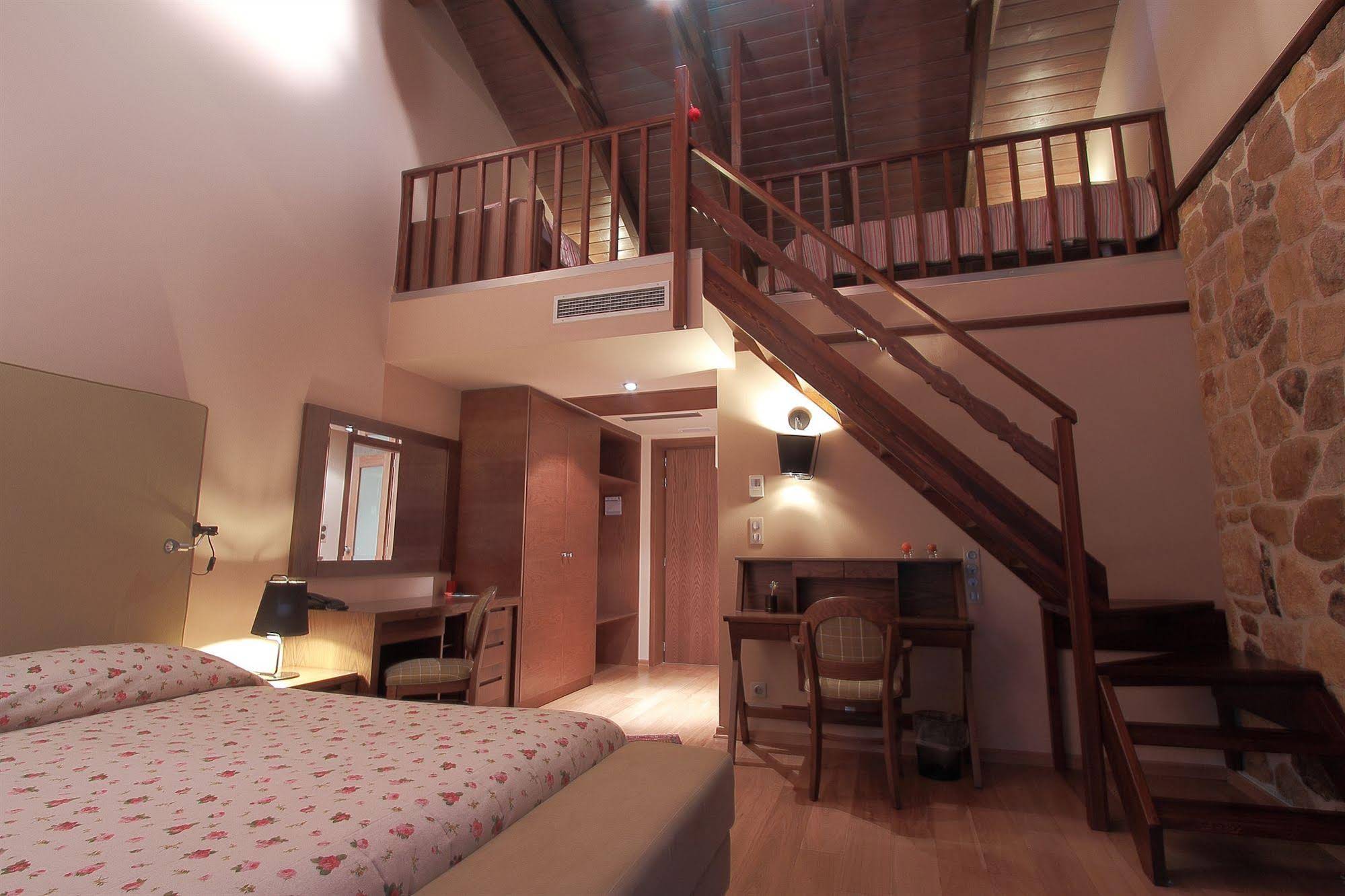 Orizontes Tzoumerkon Hotel Resort