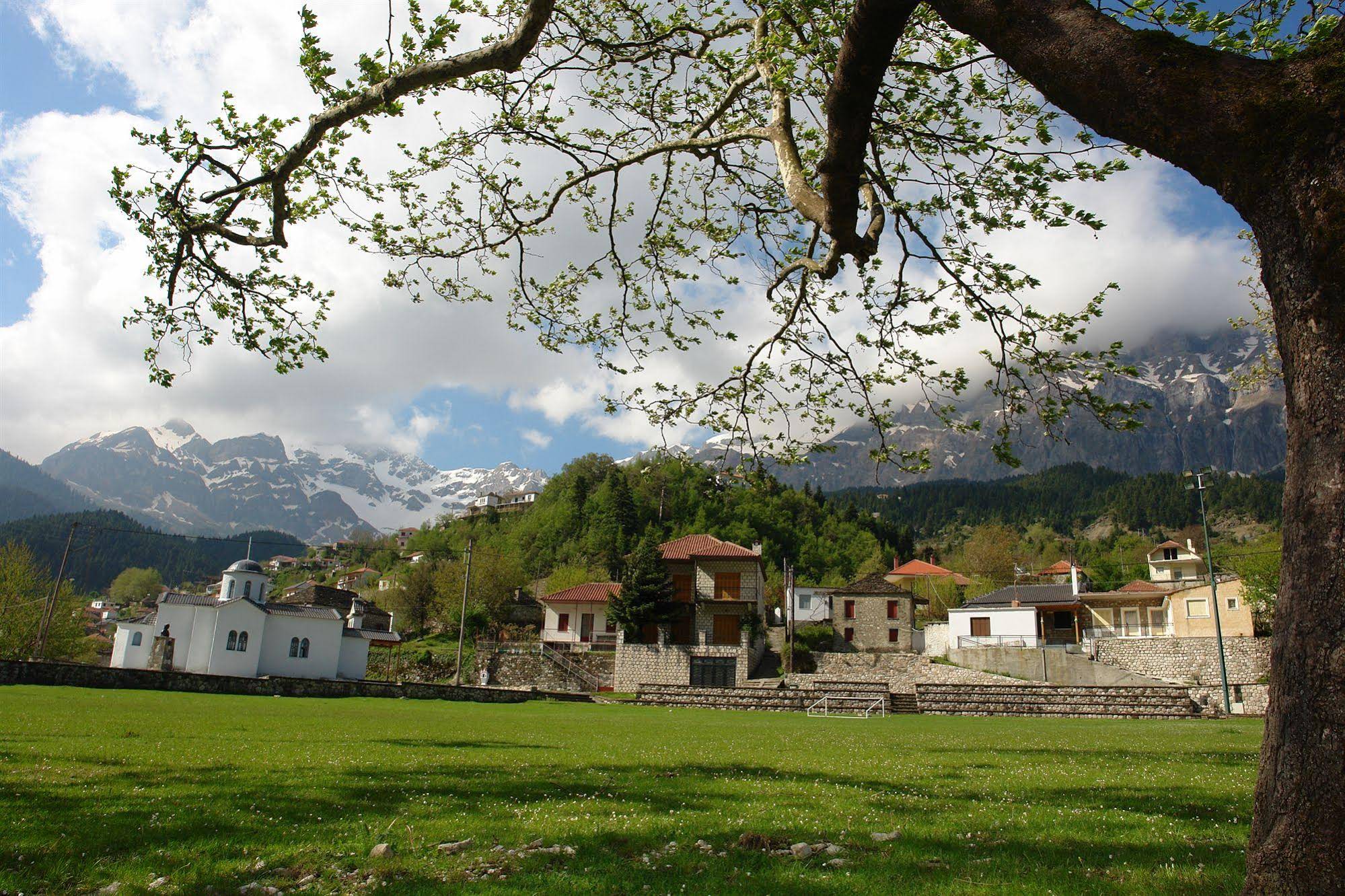 Orizontes Tzoumerkon Hotel Resort