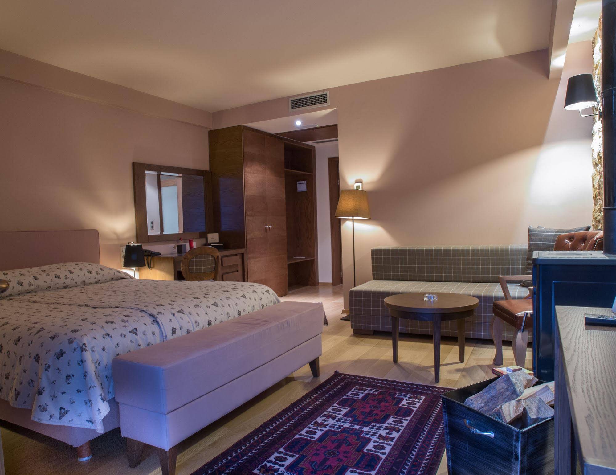 Orizontes Tzoumerkon Hotel Resort