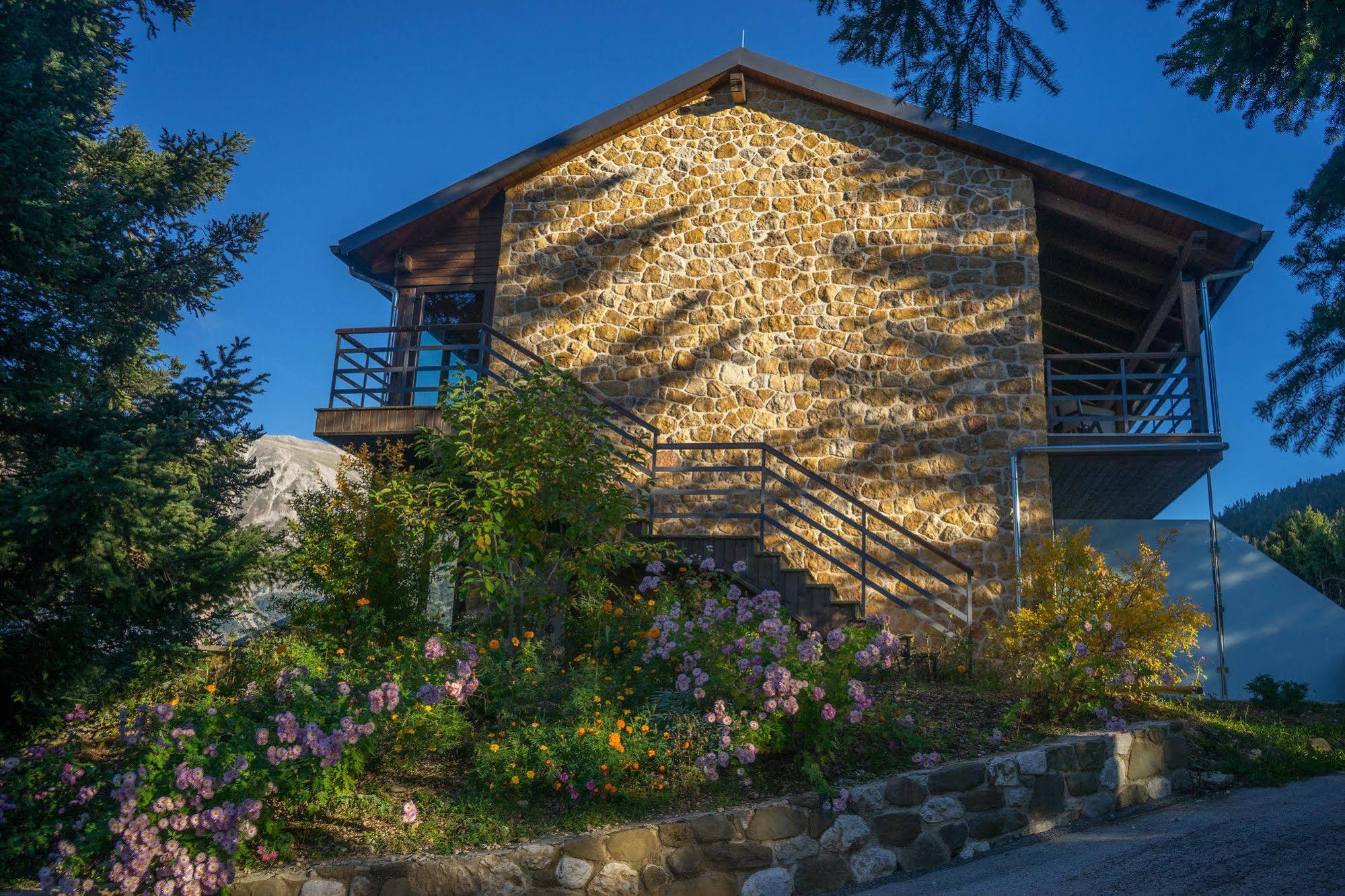 Orizontes Tzoumerkon Hotel Resort