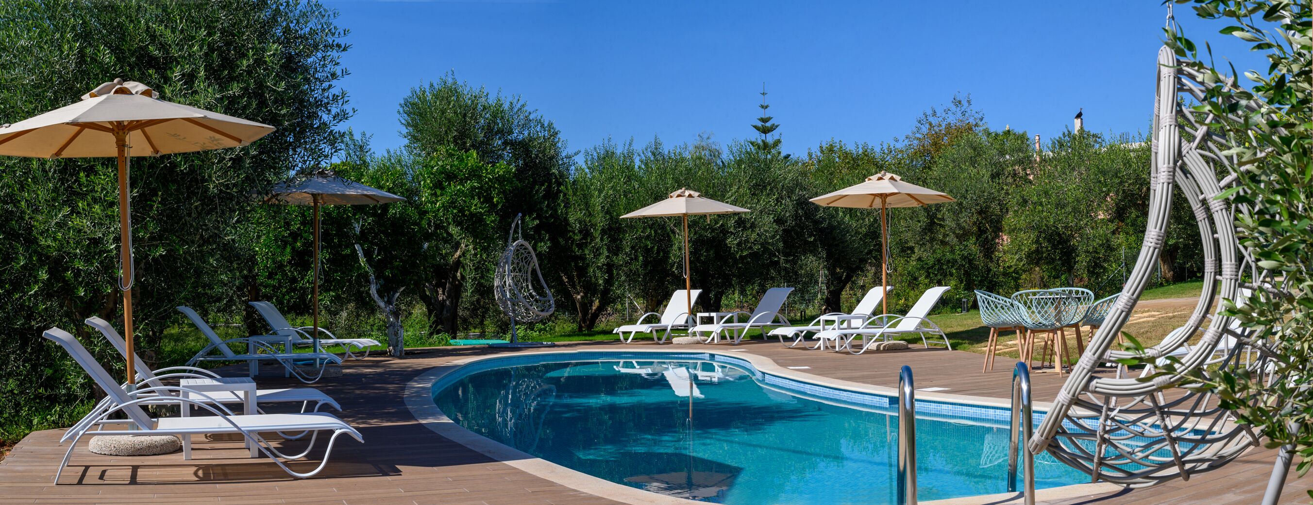Alonaki Resort