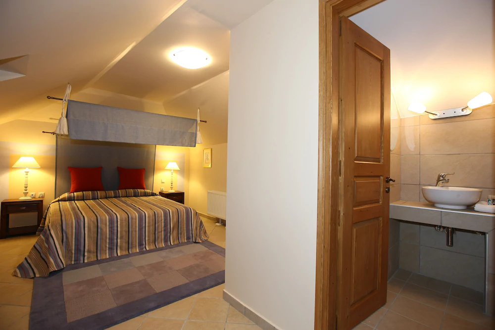 Rodia Boutique Hotel