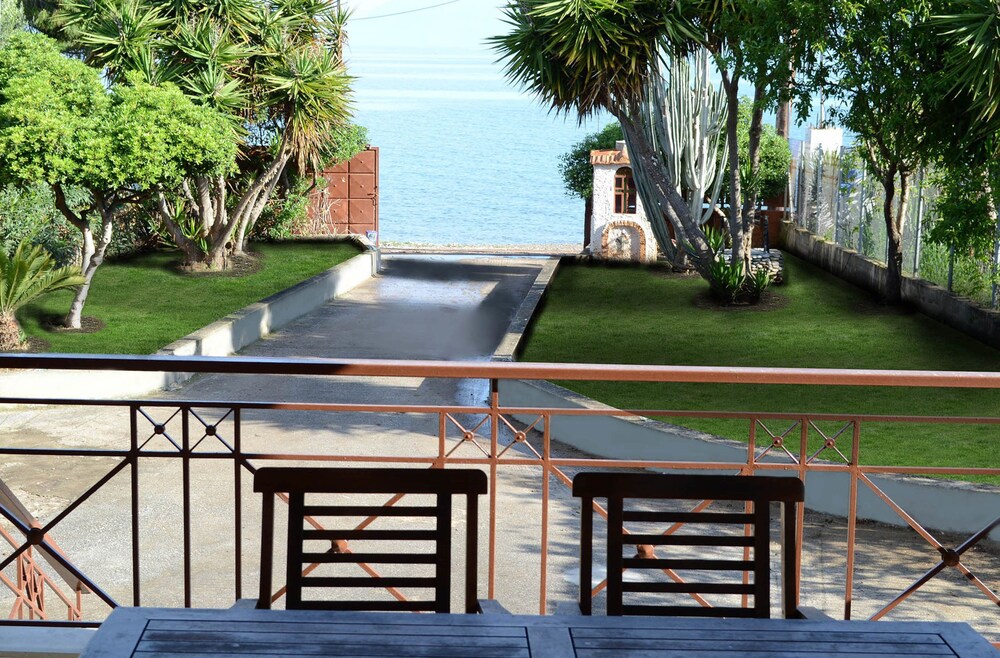 Villa Bella Loukisia
