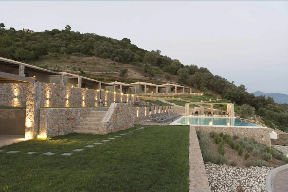 Elimnion Resort