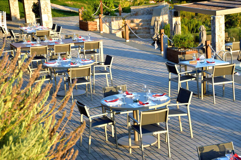 Elimnion Resort