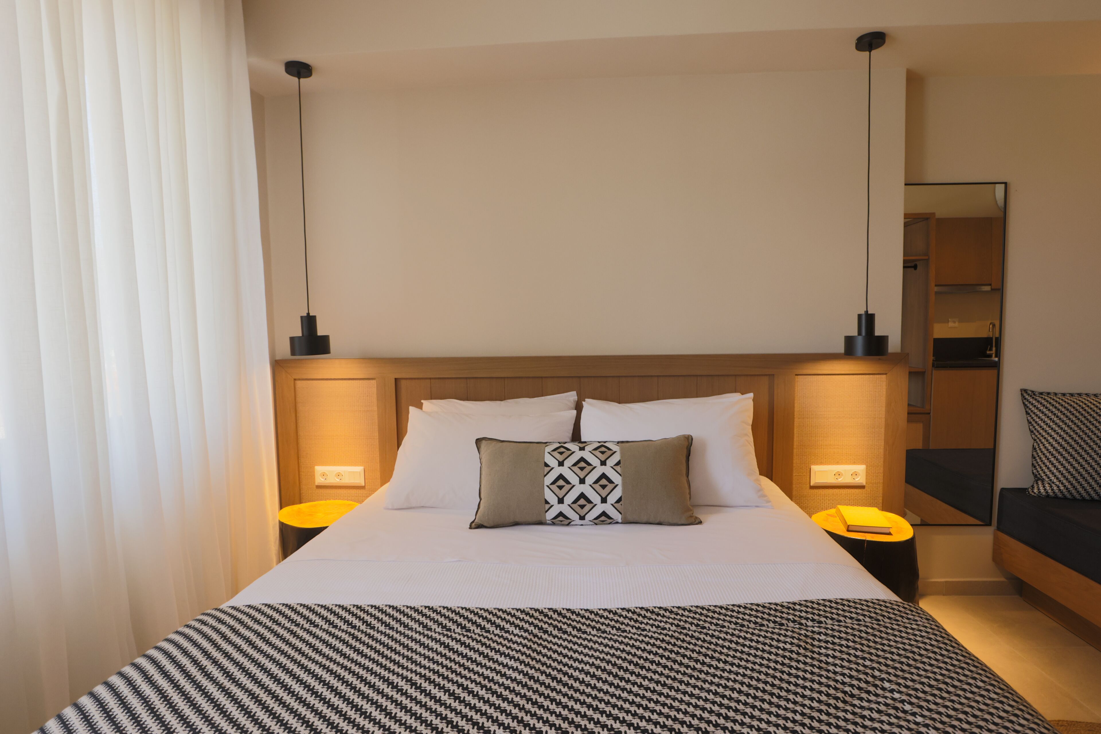 Elivia Boutique Suites