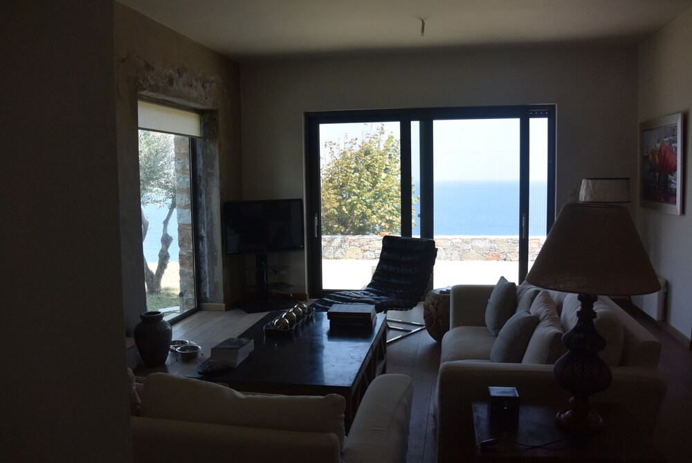 Villa Lithos